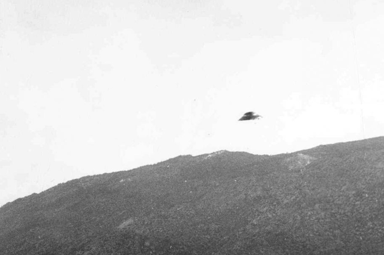 UFO Sighting -Riverside, California -November 23, 1951 - National Archives - Records of Headquarters U.S. Air Force